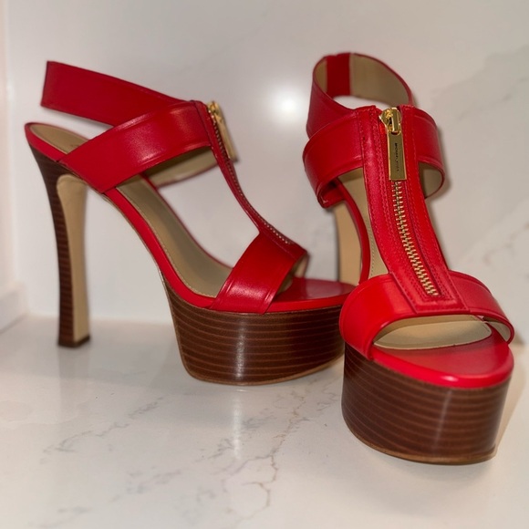 Michael Kors | Berkley Leather Platform Sandal - Picture 2 of 4